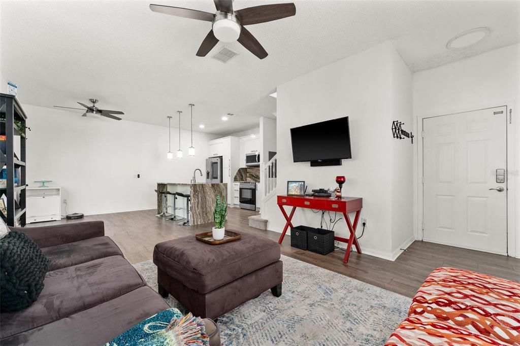 Active With Contract: $319,900 (4 beds, 3 baths, 1636 Square Feet)
