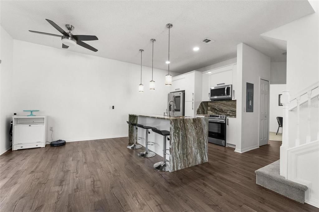 Active With Contract: $319,900 (4 beds, 3 baths, 1636 Square Feet)