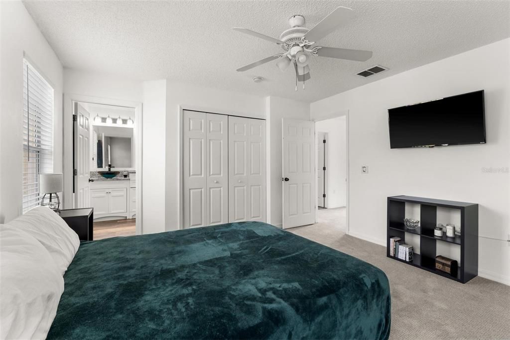 Active With Contract: $319,900 (4 beds, 3 baths, 1636 Square Feet)