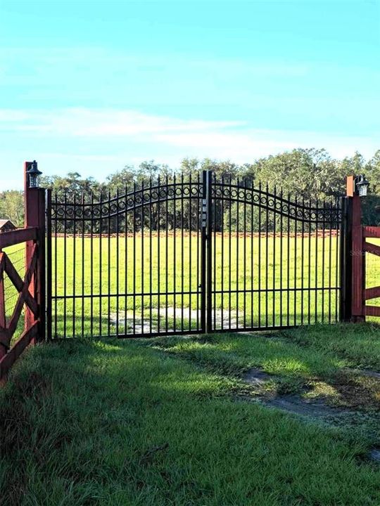 Vendido Recientemente: $990,000 (21.24 acres)