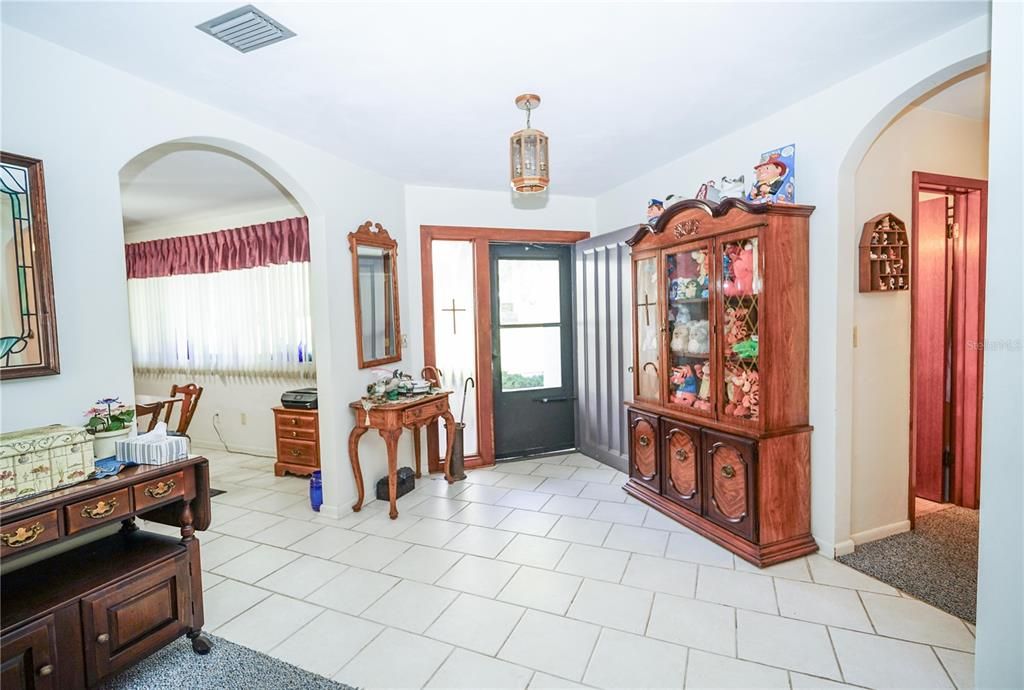 На продажу: $364,900 (3 спален, 2 ванн, 1604 Квадратных фут)