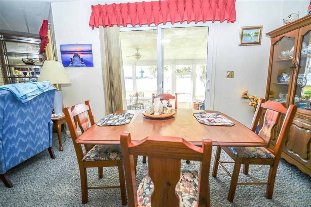 На продажу: $364,900 (3 спален, 2 ванн, 1604 Квадратных фут)