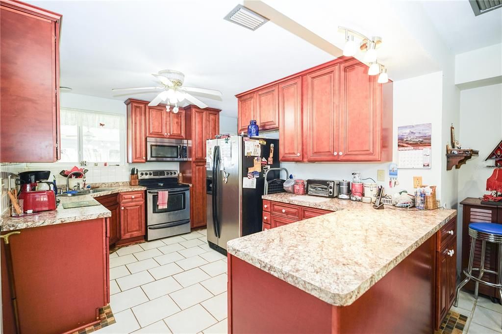 На продажу: $364,900 (3 спален, 2 ванн, 1604 Квадратных фут)