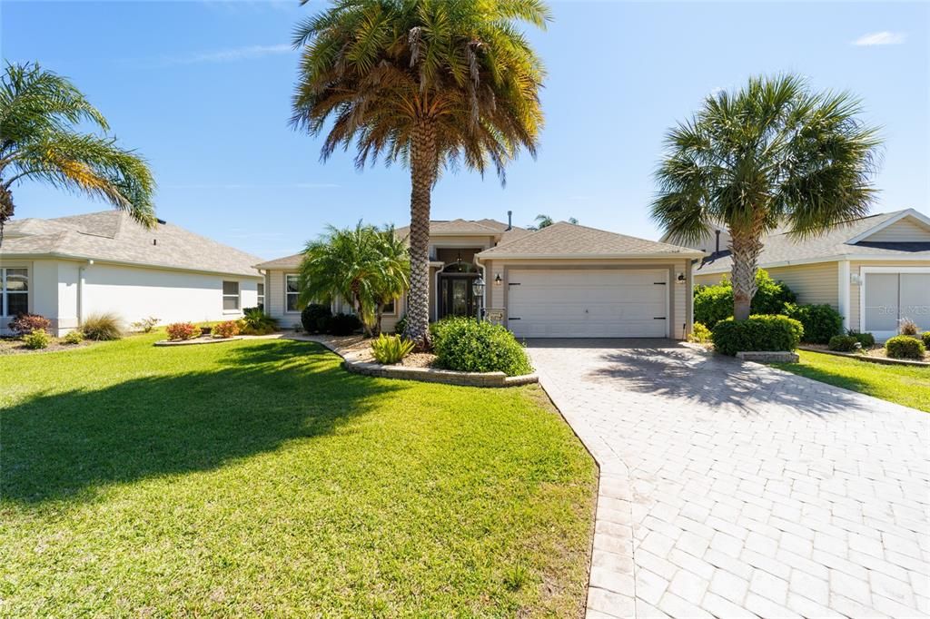 Recently Sold: $389,000 (3 beds, 2 baths, 1946 Square Feet)