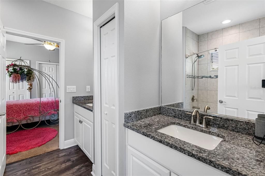 На продажу: $944,999 (5 спален, 4 ванн, 4204 Квадратных фут)