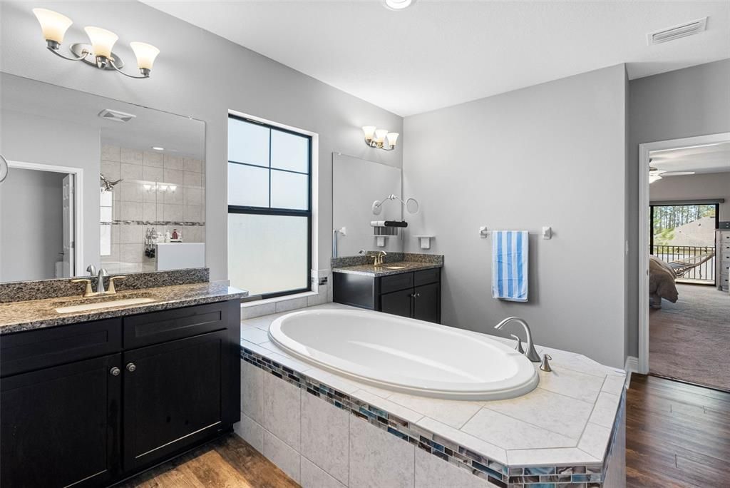 На продажу: $944,999 (5 спален, 4 ванн, 4204 Квадратных фут)