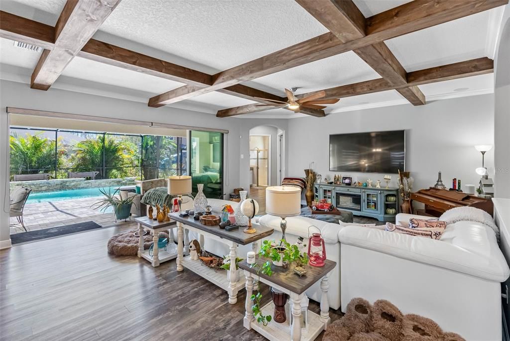 На продажу: $944,999 (5 спален, 4 ванн, 4204 Квадратных фут)