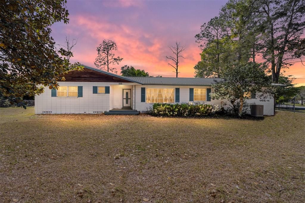 Recently Sold: $330,000 (4 beds, 3 baths, 2231 Square Feet)