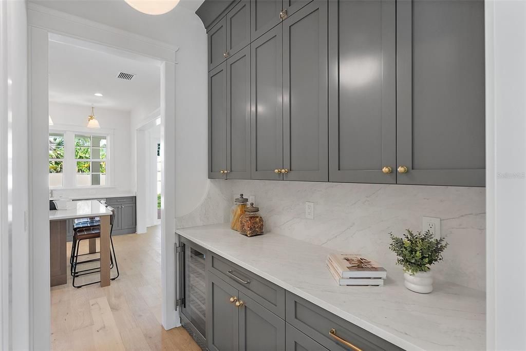 Activo con contrato: $1,725,000 (5 camas, 3 baños, 3460 Pies cuadrados)