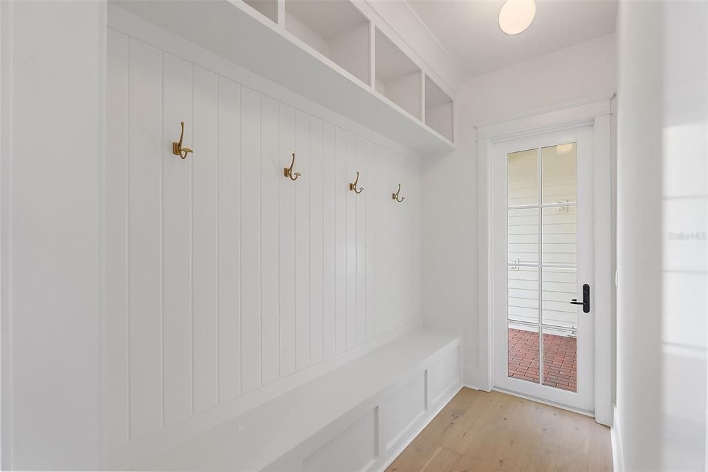 Activo con contrato: $1,725,000 (5 camas, 3 baños, 3460 Pies cuadrados)