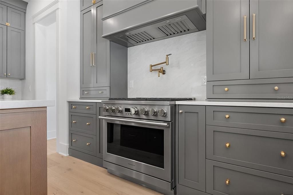 Activo con contrato: $1,725,000 (5 camas, 3 baños, 3460 Pies cuadrados)