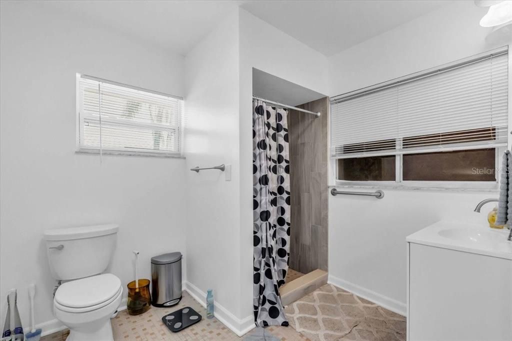 待售: $1,300,000 (15 贝兹, 5 浴室, 6901 平方英尺)