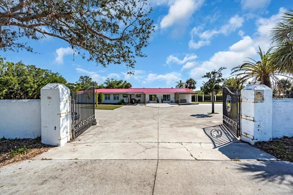 待售: $1,300,000 (15 贝兹, 5 浴室, 6901 平方英尺)