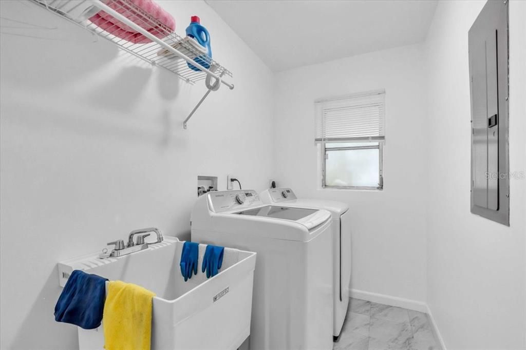 待售: $1,300,000 (15 贝兹, 5 浴室, 6901 平方英尺)