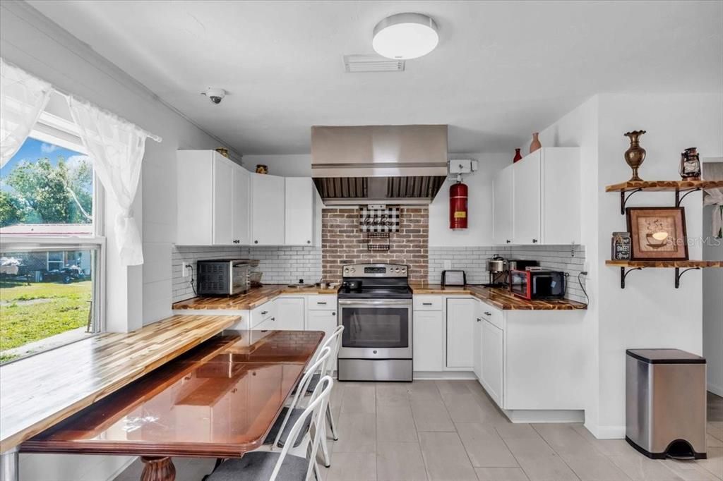 待售: $1,300,000 (15 贝兹, 5 浴室, 6901 平方英尺)