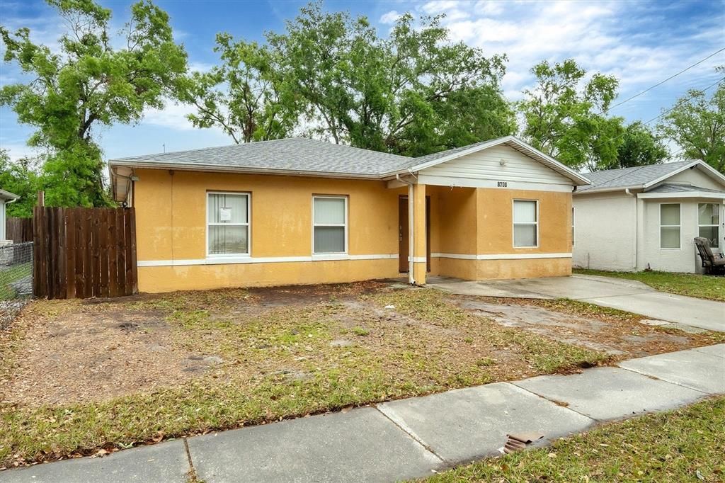 Recently Sold: $279,900 (4 beds, 2 baths, 1451 Square Feet)