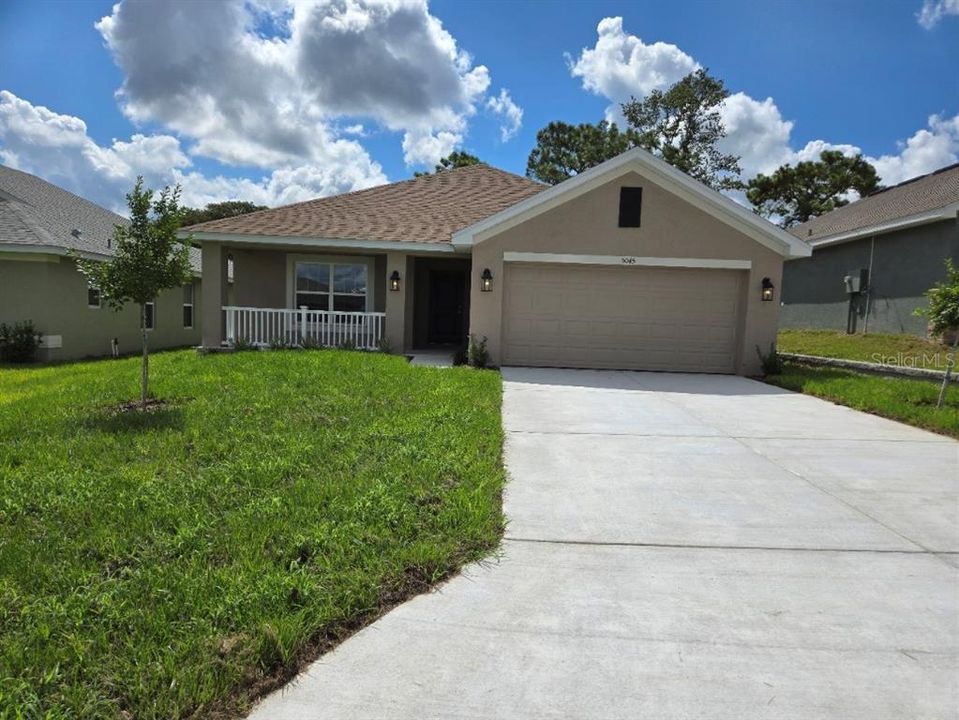 合同活跃: $313,300 (3 贝兹, 2 浴室, 1955 平方英尺)