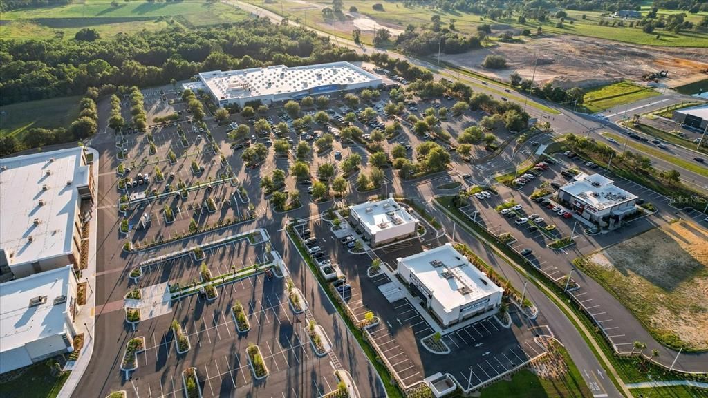 合同活跃: $313,300 (3 贝兹, 2 浴室, 1955 平方英尺)