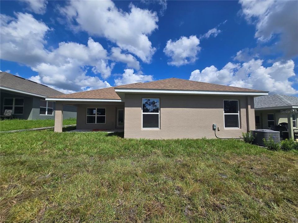 合同活跃: $313,300 (3 贝兹, 2 浴室, 1955 平方英尺)