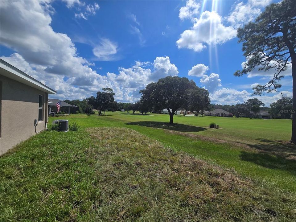 合同活跃: $313,300 (3 贝兹, 2 浴室, 1955 平方英尺)