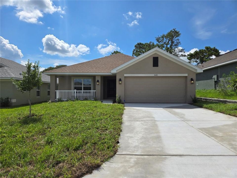 合同活跃: $313,300 (3 贝兹, 2 浴室, 1955 平方英尺)