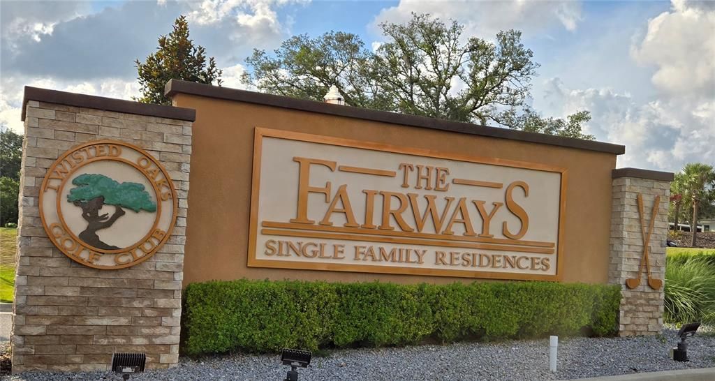 合同活跃: $313,300 (3 贝兹, 2 浴室, 1955 平方英尺)