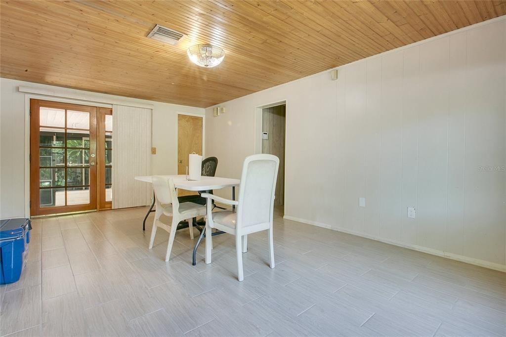 For Sale: $515,000 (4 beds, 2 baths, 1736 Square Feet)