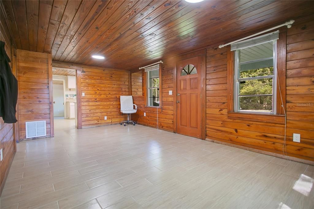 For Sale: $515,000 (4 beds, 2 baths, 1736 Square Feet)