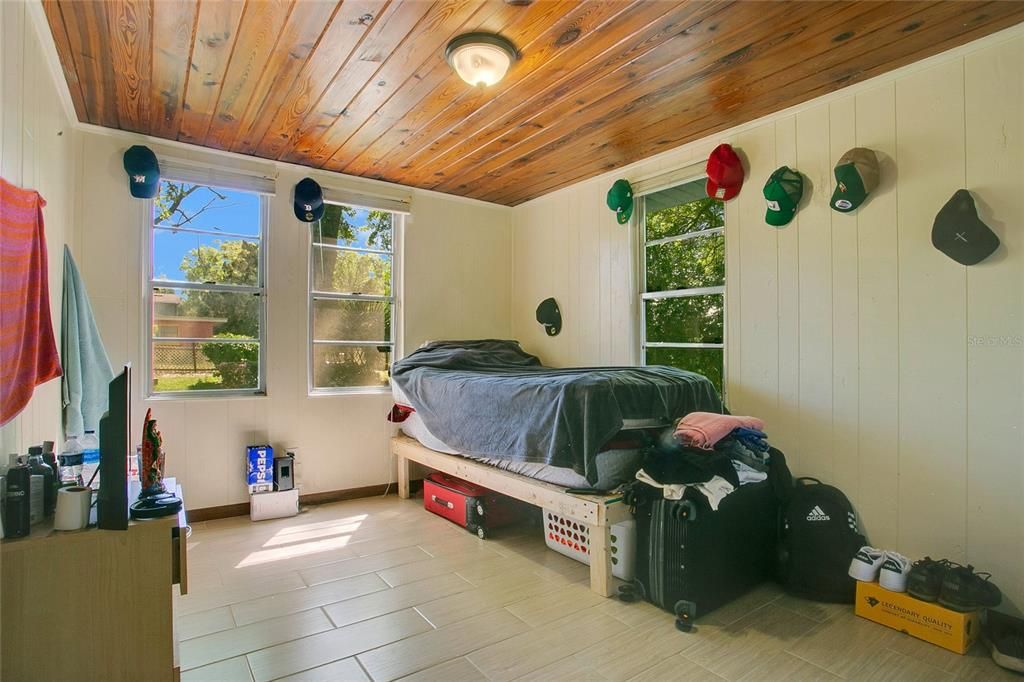 For Sale: $515,000 (4 beds, 2 baths, 1736 Square Feet)