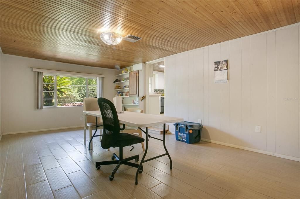 For Sale: $515,000 (4 beds, 2 baths, 1736 Square Feet)