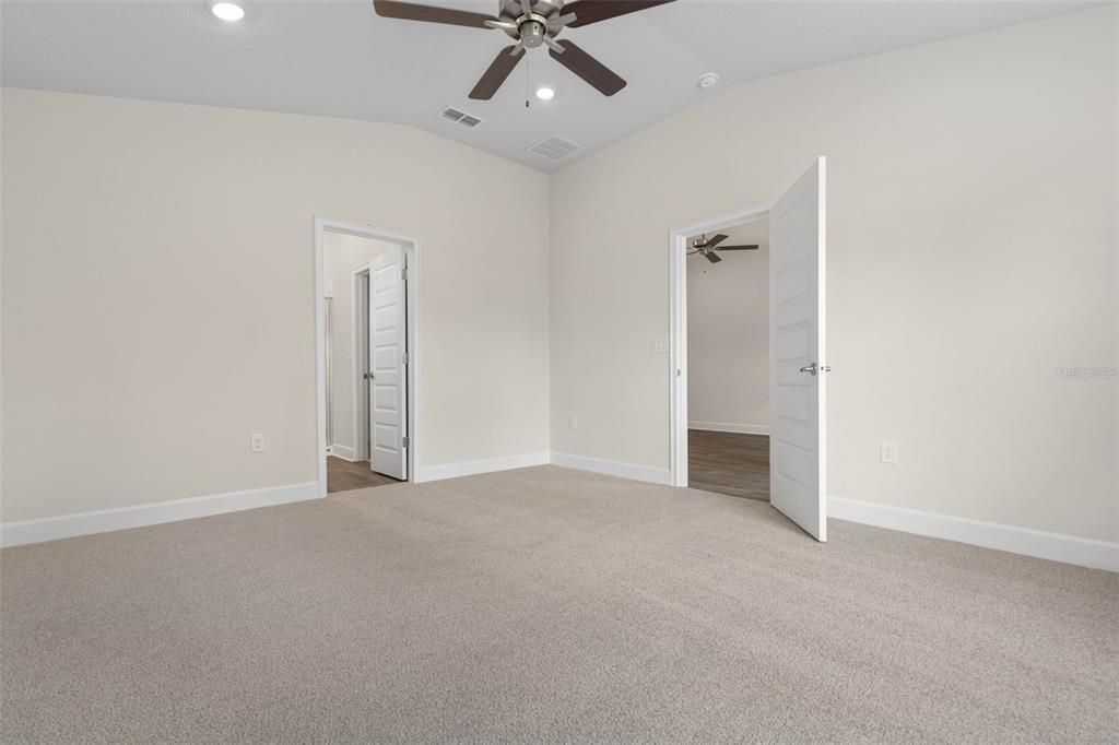 Activo con contrato: $295,000 (3 camas, 2 baños, 1505 Pies cuadrados)