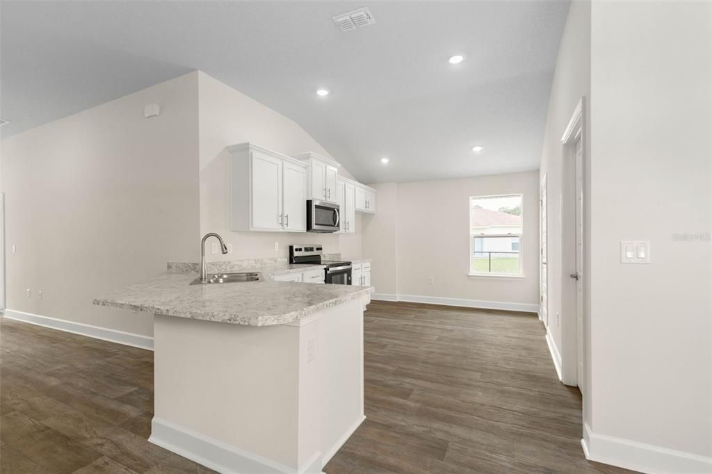 Activo con contrato: $295,000 (3 camas, 2 baños, 1505 Pies cuadrados)