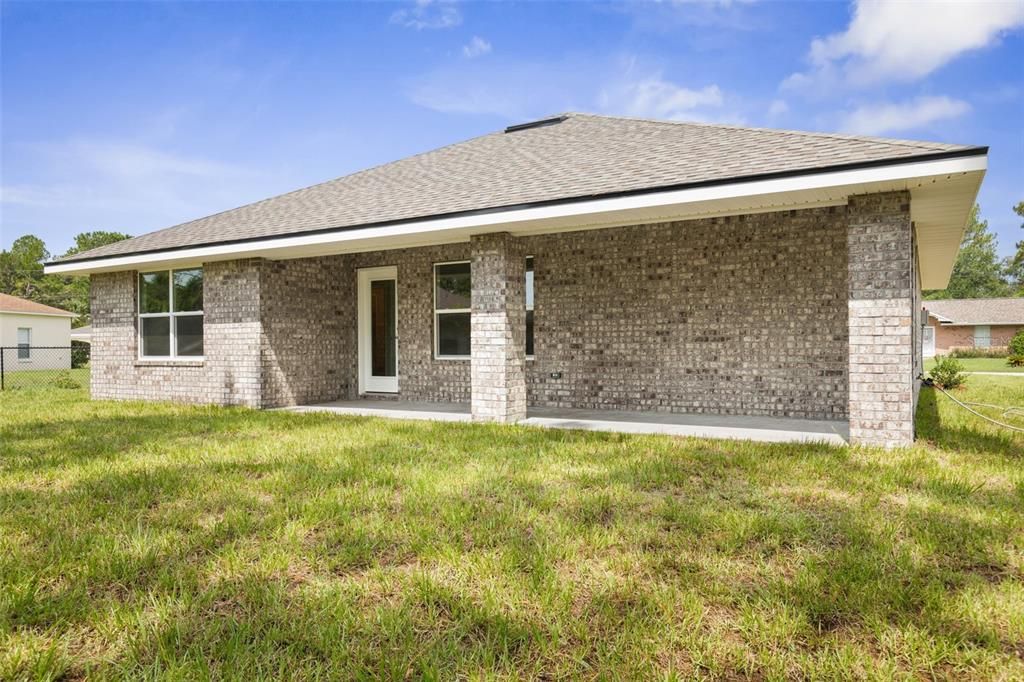 Activo con contrato: $295,000 (3 camas, 2 baños, 1505 Pies cuadrados)