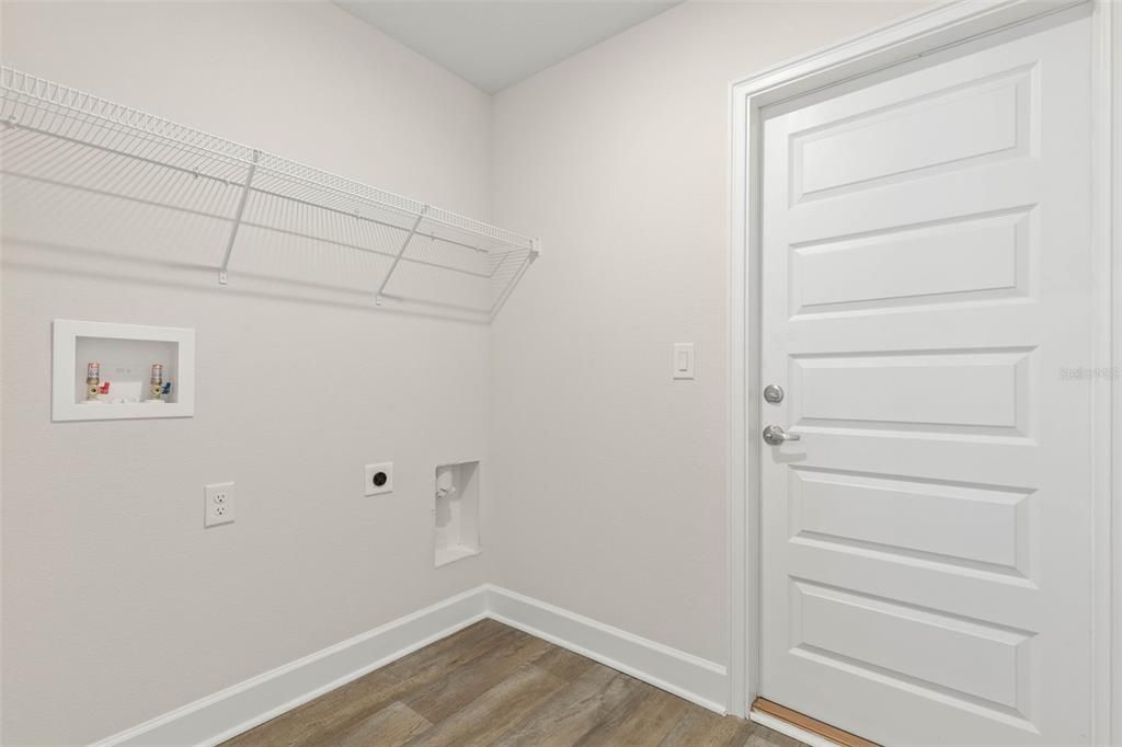 Activo con contrato: $295,000 (3 camas, 2 baños, 1505 Pies cuadrados)