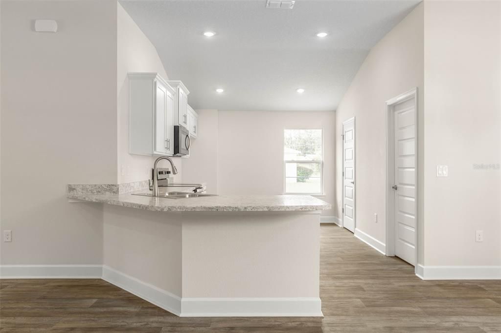 Activo con contrato: $295,000 (3 camas, 2 baños, 1505 Pies cuadrados)