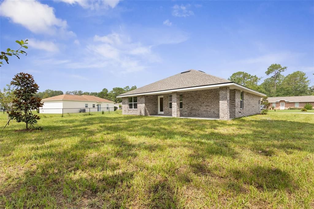 Activo con contrato: $295,000 (3 camas, 2 baños, 1505 Pies cuadrados)