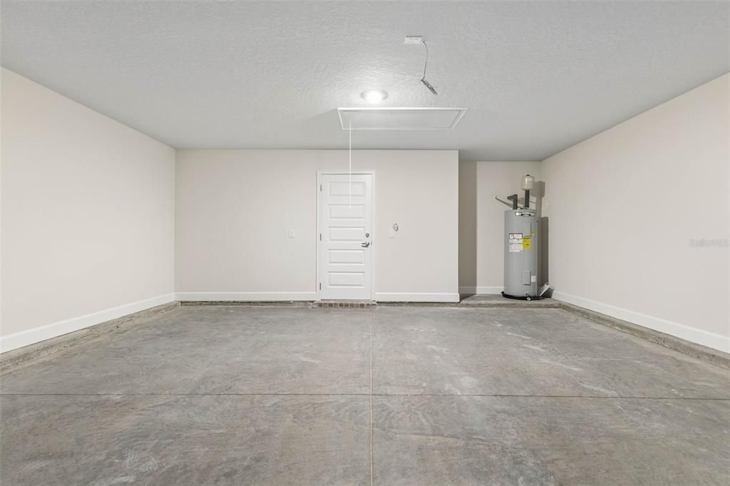 Activo con contrato: $295,000 (3 camas, 2 baños, 1505 Pies cuadrados)