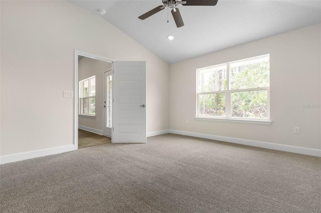 Activo con contrato: $295,000 (3 camas, 2 baños, 1505 Pies cuadrados)