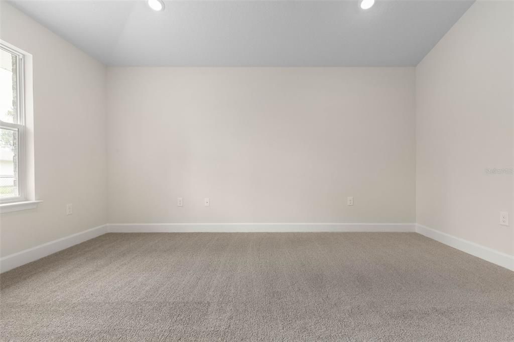 Activo con contrato: $295,000 (3 camas, 2 baños, 1505 Pies cuadrados)