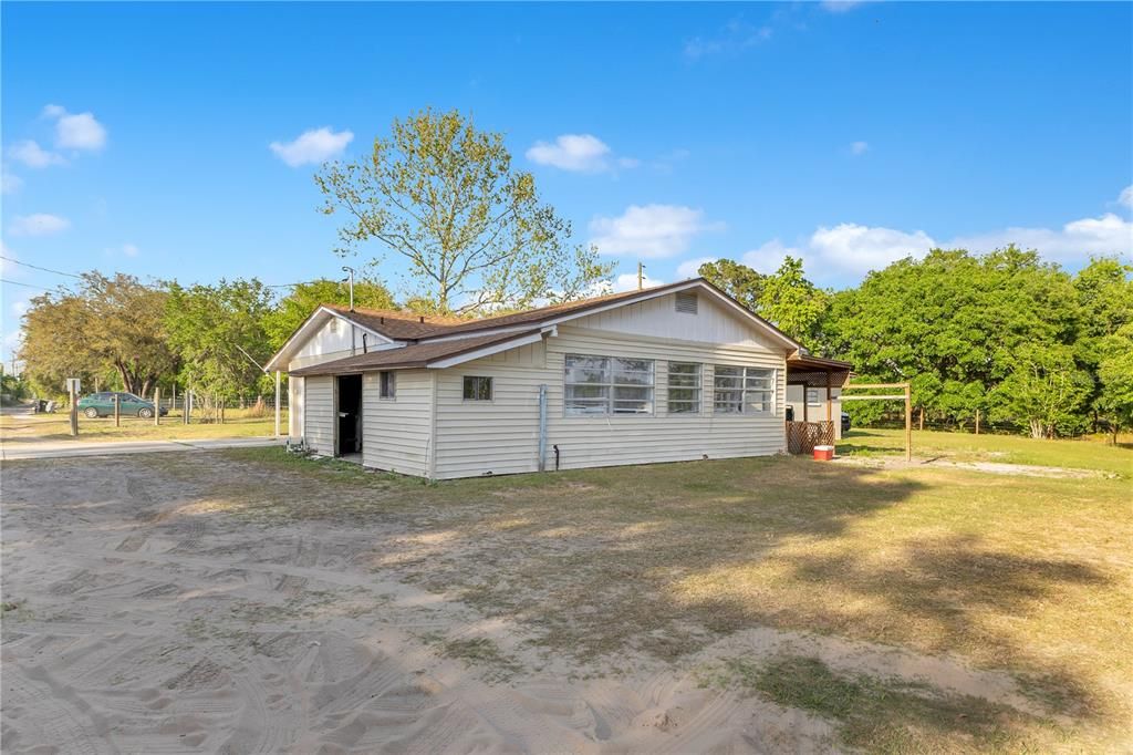 En Venta: $990,000 (4 camas, 2 baños, 2077 Pies cuadrados)