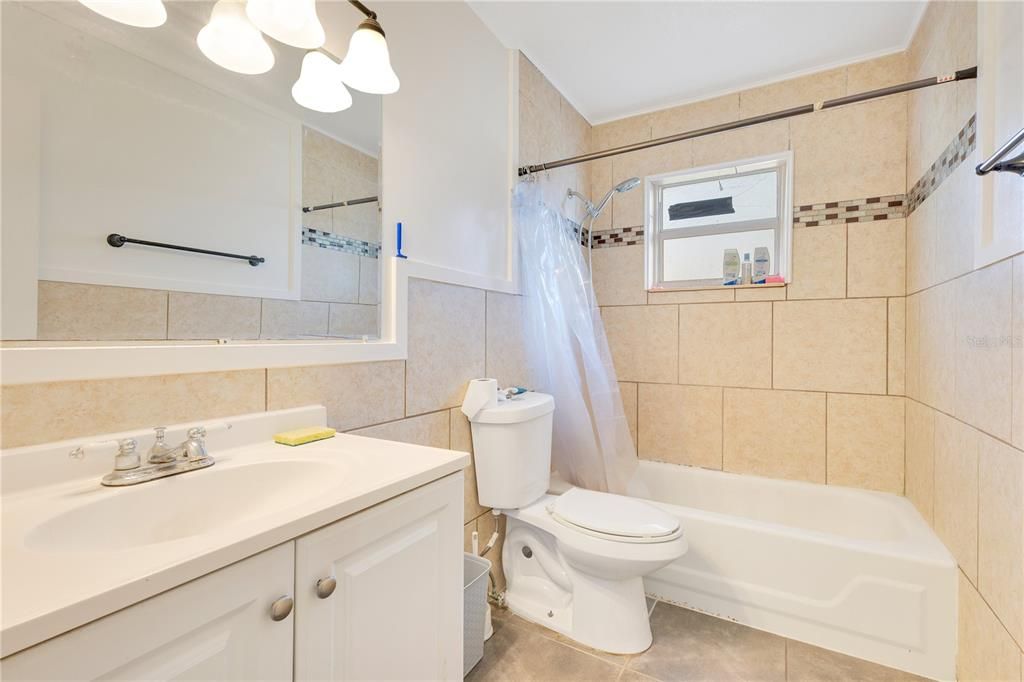 En Venta: $990,000 (4 camas, 2 baños, 2077 Pies cuadrados)