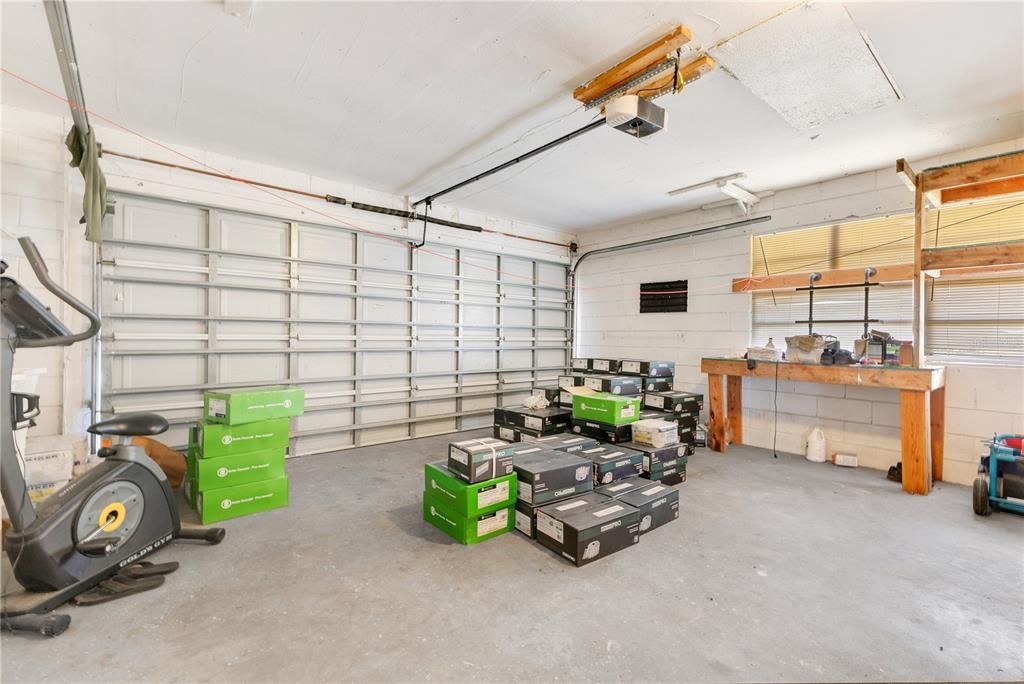 En Venta: $990,000 (4 camas, 2 baños, 2077 Pies cuadrados)