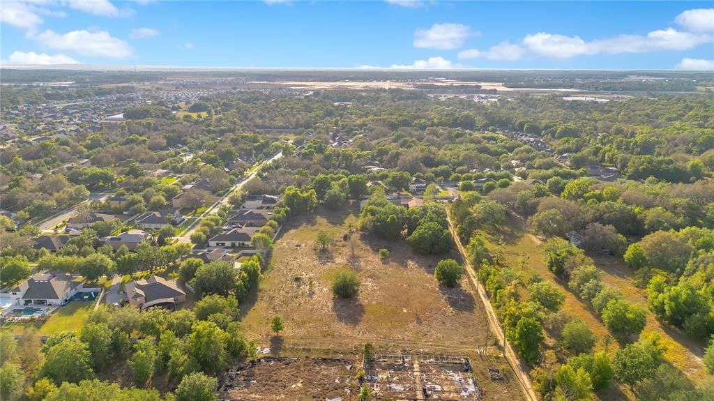 En Venta: $990,000 (4 camas, 2 baños, 2077 Pies cuadrados)