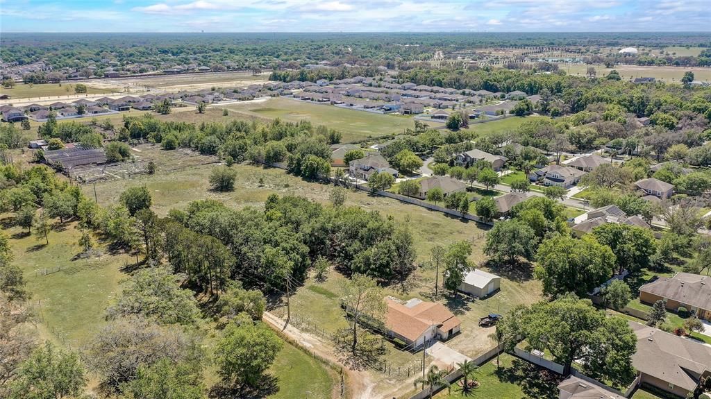 En Venta: $990,000 (4 camas, 2 baños, 2077 Pies cuadrados)