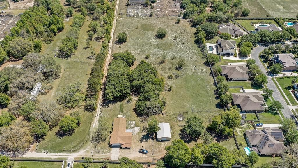 En Venta: $990,000 (4 camas, 2 baños, 2077 Pies cuadrados)