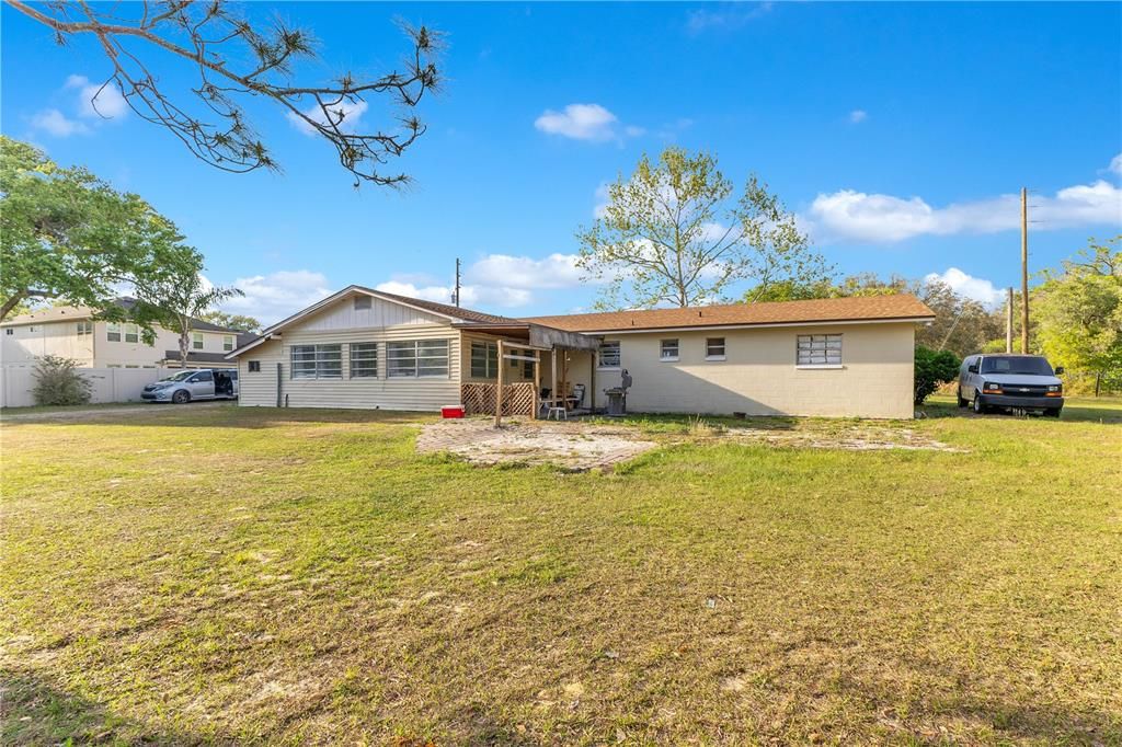 En Venta: $990,000 (4 camas, 2 baños, 2077 Pies cuadrados)