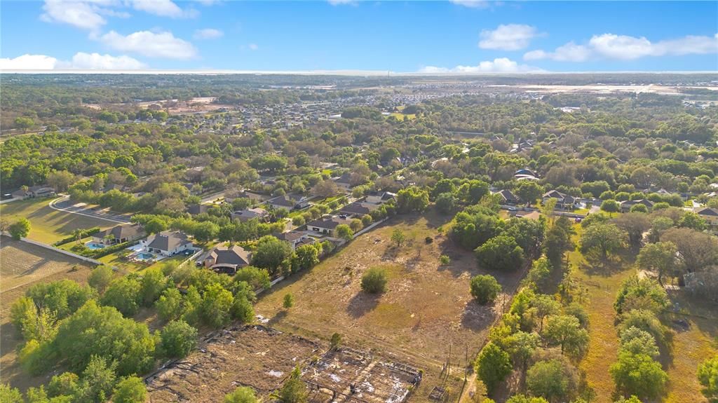 En Venta: $990,000 (4 camas, 2 baños, 2077 Pies cuadrados)