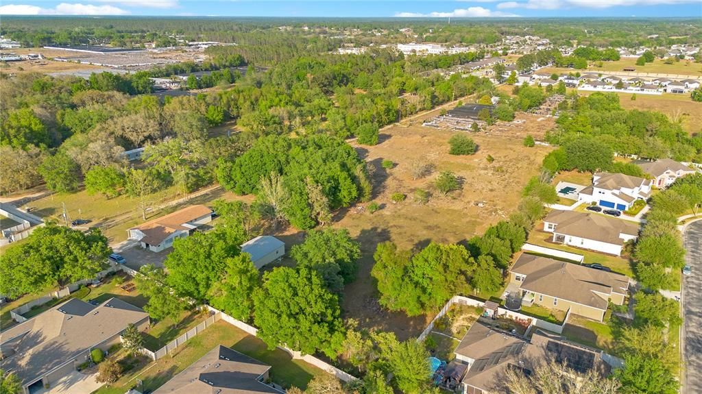 En Venta: $990,000 (4 camas, 2 baños, 2077 Pies cuadrados)