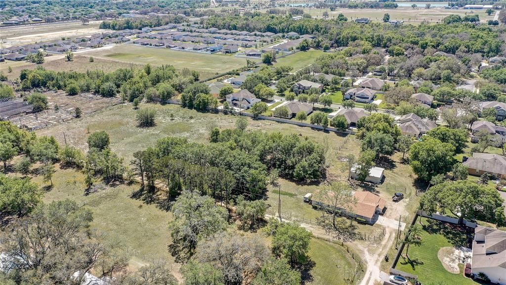 En Venta: $990,000 (4 camas, 2 baños, 2077 Pies cuadrados)