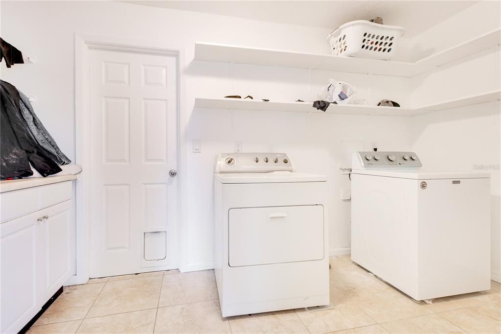 En Venta: $990,000 (4 camas, 2 baños, 2077 Pies cuadrados)